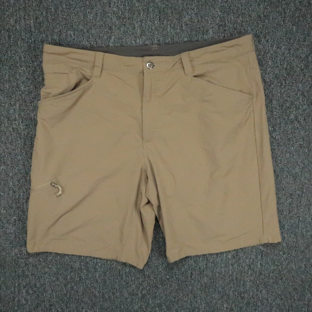 Patagonia Shorts Mens 40 Khaki Tan Quandry Stretch Hiking Outdoor Zip Pockets